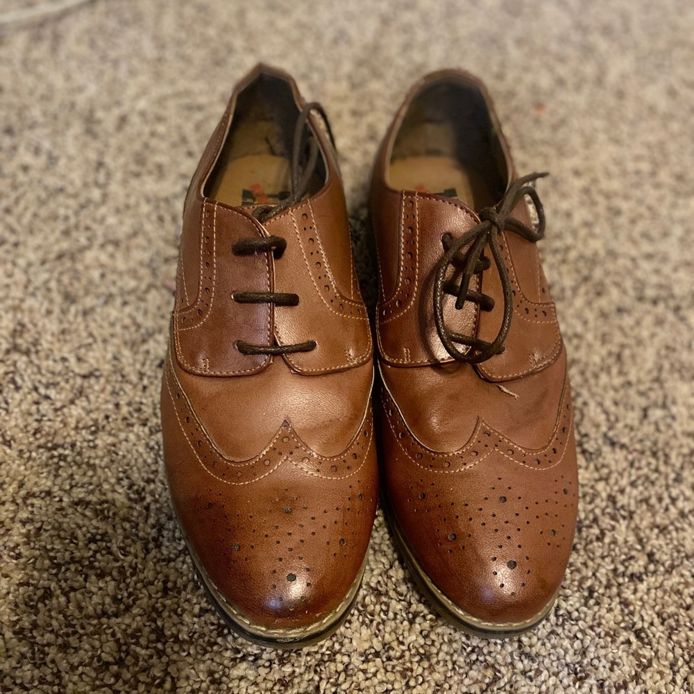 Boys size 6 dress shoes